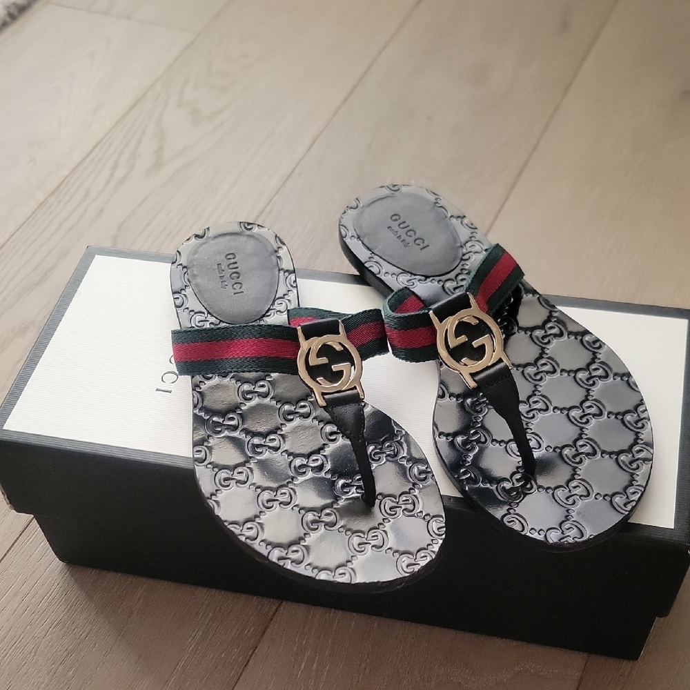 Gucci GG Sandals Flip Flops Size 36, 6
